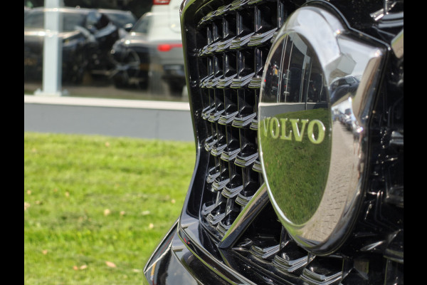 Volvo XC40 B4 211PK Plus Dark | Stoel/Stuur Verwarming | Trekhaak |  ACC | H&K | BLIS | Keyless |