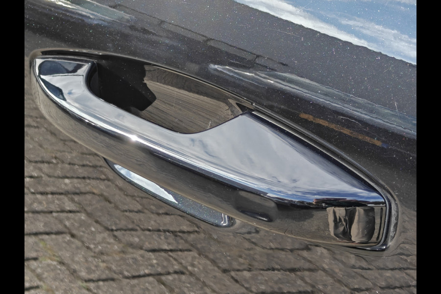 Volvo XC40 B4 211PK Plus Dark | Stoel/Stuur Verwarming | Trekhaak |  ACC | H&K | BLIS | Keyless |