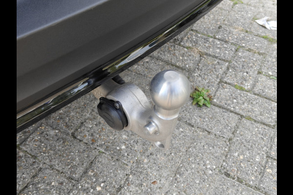 Volvo XC40 B4 211PK Plus Dark | Stoel/Stuur Verwarming | Trekhaak |  ACC | H&K | BLIS | Keyless |