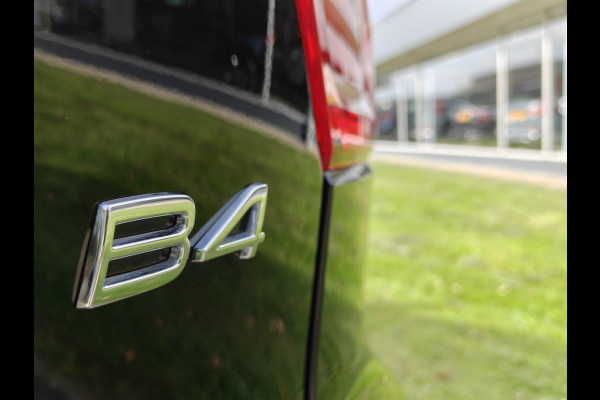 Volvo XC40 B4 211PK Plus Dark | Stoel/Stuur Verwarming | Trekhaak |  ACC | H&K | BLIS | Keyless |
