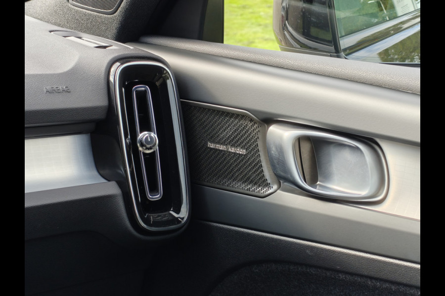 Volvo XC40 B4 211PK Plus Dark | Stoel/Stuur Verwarming | Trekhaak |  ACC | H&K | BLIS | Keyless |