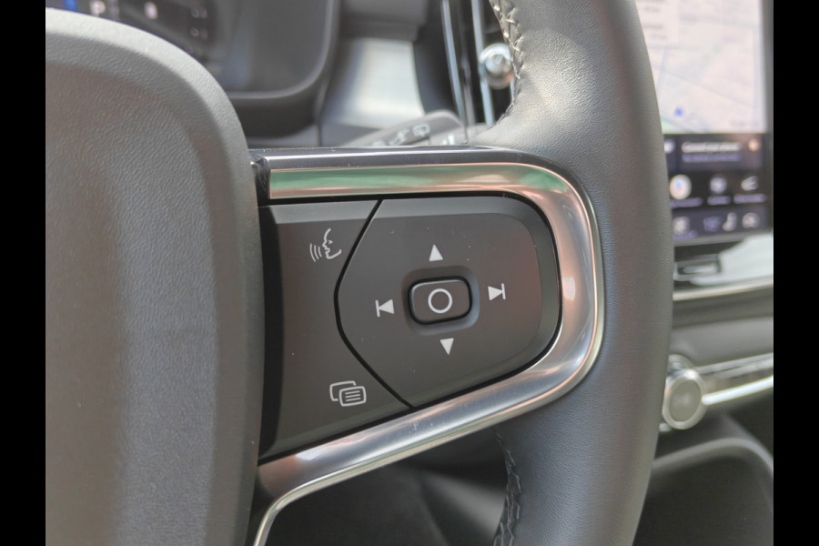Volvo XC40 B4 211PK Plus Dark | Stoel/Stuur Verwarming | Trekhaak |  ACC | H&K | BLIS | Keyless |