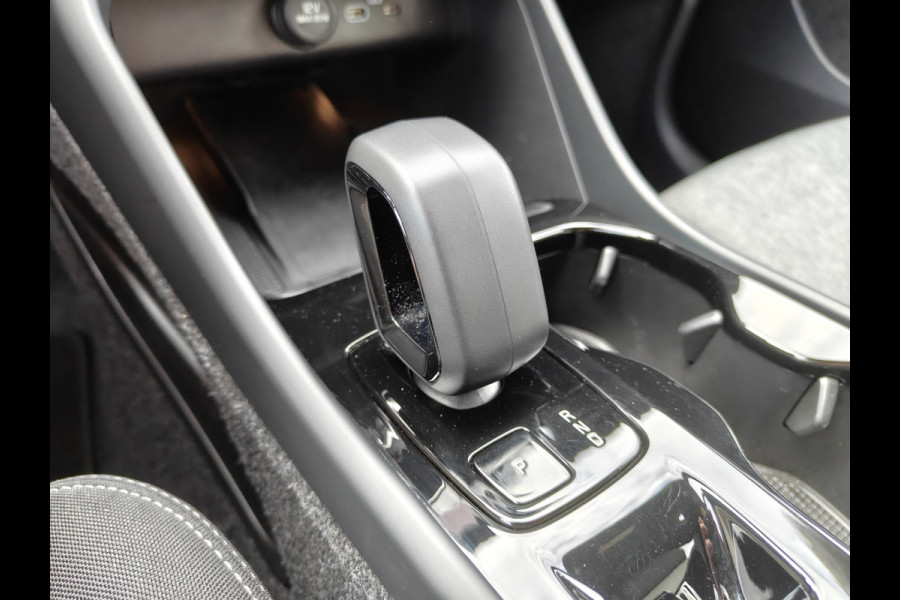 Volvo XC40 B4 211PK Plus Dark | Stoel/Stuur Verwarming | Trekhaak |  ACC | H&K | BLIS | Keyless |