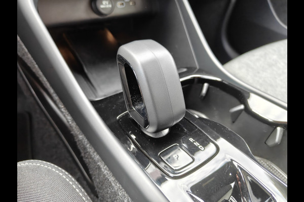 Volvo XC40 B4 211PK Plus Dark | Stoel/Stuur Verwarming | Trekhaak |  ACC | H&K | BLIS | Keyless |