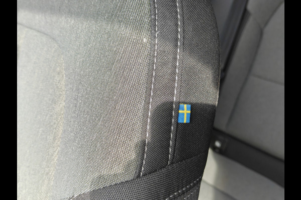 Volvo XC40 B4 211PK Plus Dark | Stoel/Stuur Verwarming | Trekhaak |  ACC | H&K | BLIS | Keyless |