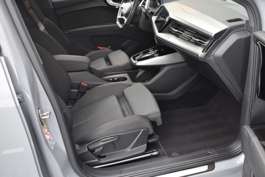 Audi Q4 e-tron 40 Launch edition 77 kWh | Wamtepomp | Pano | Camera