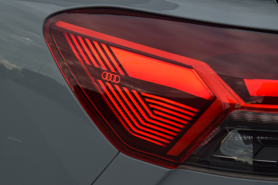 Audi Q4 e-tron 40 Launch edition 77 kWh | Wamtepomp | Pano | Camera