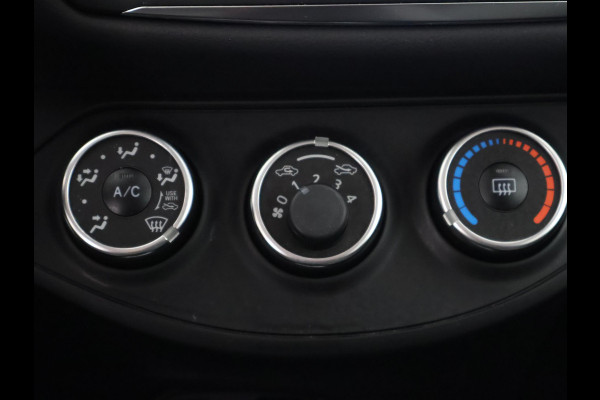 Toyota Yaris 1.0 VVT-i Y20 Bi-Tone | Garantie tot 05-2029! | Navigatie | Camera | Cruise Control | Privacy Glass