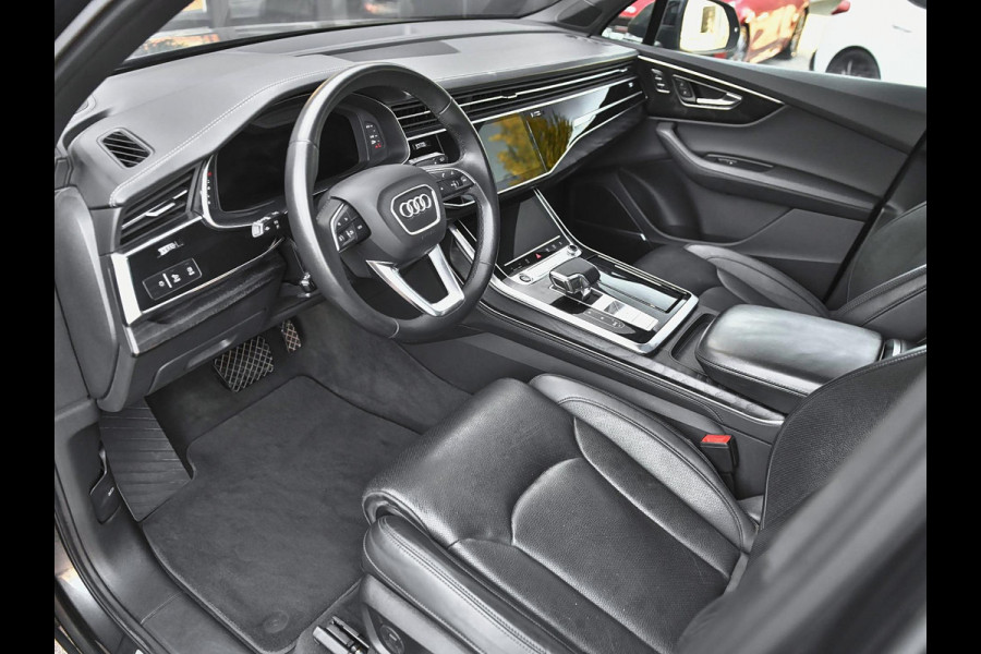 Audi Q7 55 TFSI quattro S Line Ex BTW/ BPM Panoramadak ACC Leren bekleding 22 inch velgen Trekhaak