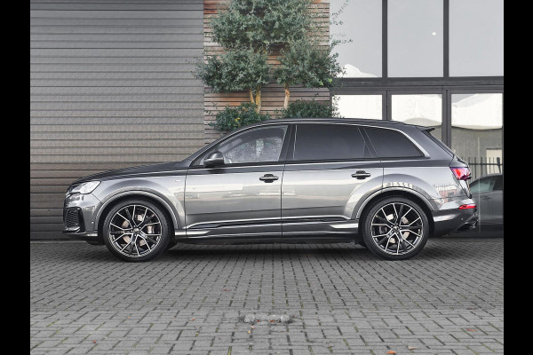 Audi Q7 55 TFSI quattro S Line Ex BTW/ BPM Panoramadak ACC Leren bekleding 22 inch velgen Trekhaak