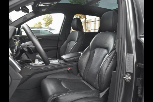 Audi Q7 55 TFSI quattro S Line Ex BTW/ BPM Panoramadak ACC Leren bekleding 22 inch velgen Trekhaak