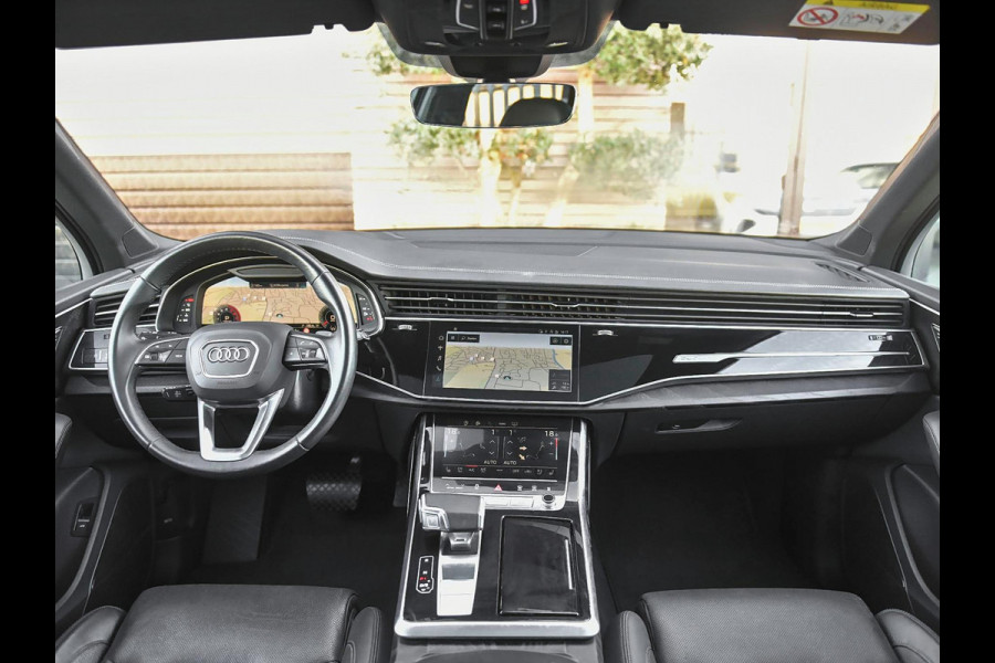 Audi Q7 55 TFSI quattro S Line Ex BTW/ BPM Panoramadak ACC Leren bekleding 22 inch velgen Trekhaak