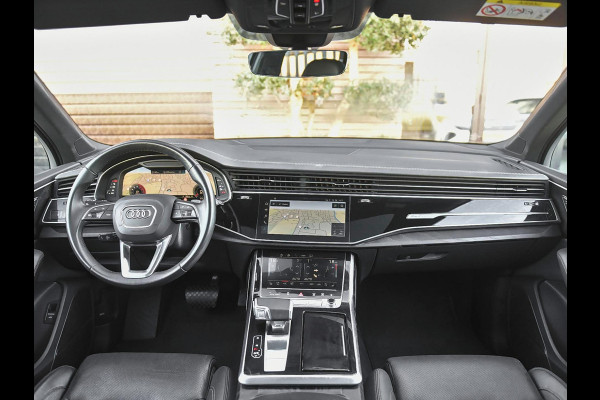 Audi Q7 55 TFSI quattro S Line Ex BTW/ BPM Panoramadak ACC Leren bekleding 22 inch velgen Trekhaak