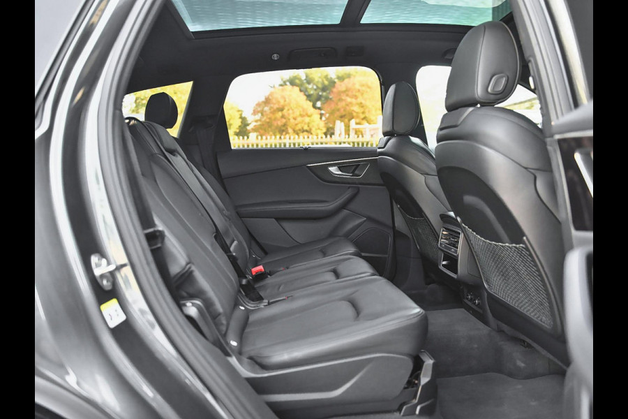Audi Q7 55 TFSI quattro S Line Ex BTW/ BPM Panoramadak ACC Leren bekleding 22 inch velgen Trekhaak