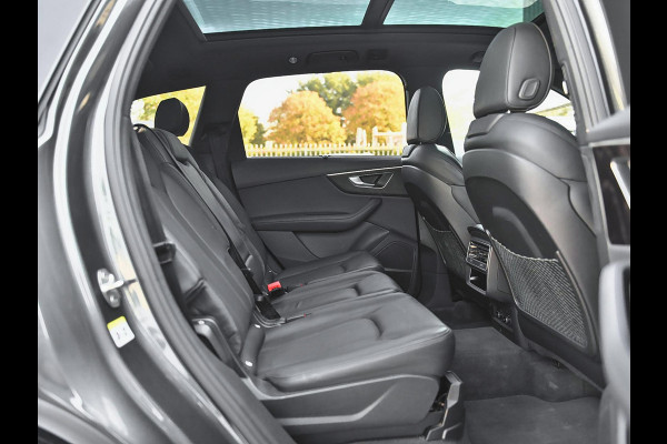 Audi Q7 55 TFSI quattro S Line Ex BTW/ BPM Panoramadak ACC Leren bekleding 22 inch velgen Trekhaak