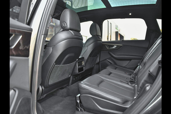 Audi Q7 55 TFSI quattro S Line Ex BTW/ BPM Panoramadak ACC Leren bekleding 22 inch velgen Trekhaak