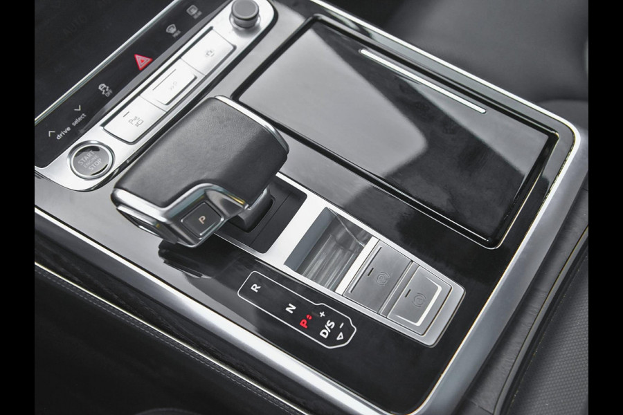 Audi Q7 55 TFSI quattro S Line Ex BTW/ BPM Panoramadak ACC Leren bekleding 22 inch velgen Trekhaak