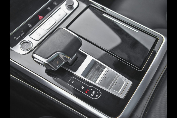 Audi Q7 55 TFSI quattro S Line Ex BTW/ BPM Panoramadak ACC Leren bekleding 22 inch velgen Trekhaak