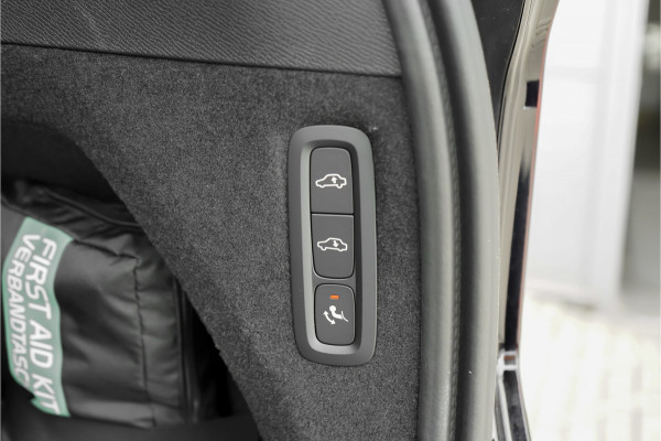 Volvo XC90 2.0 T8 Plug-in AWD Ultra Black 7p Model 2027 B&W Pano Massage Stoelventilatie Trekhaak
