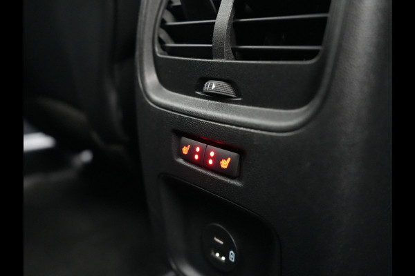 Ford Kuga 2.5 PHEV Titanium X 225pk Dealer O.H. | Trekhaak Af Fabriek | Adaptive Cruise | Head Up | 360 Camera | Sportstoelen & Stuur Verwarmd | BLIS | Keyless | Apple Carplay | Navigatie | DAB | 20"L.M |