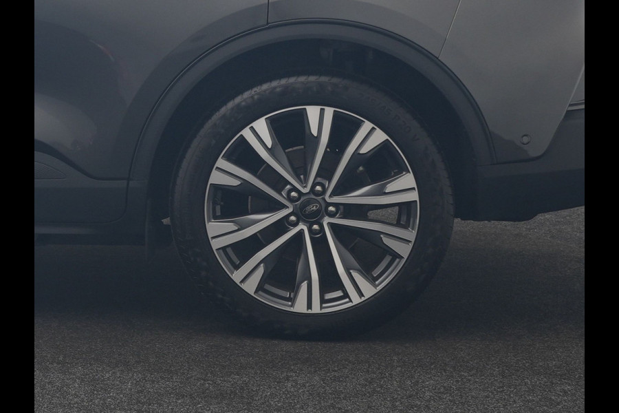 Ford Kuga 2.5 PHEV Titanium X 225pk Dealer O.H. | Trekhaak Af Fabriek | Adaptive Cruise | Head Up | 360 Camera | Sportstoelen & Stuur Verwarmd | BLIS | Keyless | Apple Carplay | Navigatie | DAB | 20"L.M |