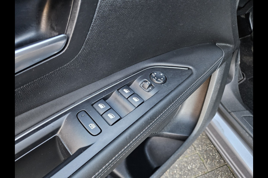 Peugeot 5008 1.2 PureTech Crossway 7-Zitplaatsen! Camera! Carplay! Airco! Navigatie! Cruise Control! Nette Auto!