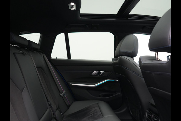 BMW 3 Serie Touring 330e M Sport PHEV 293pk Dealer O.H. | SOH 89,2% | Panodak | Head Up | Adaptive Cruise | 360 Camera | Adaptief Onderstel | Laser LED | Alcantara Sportstoelen Memory & Verwarmd | Sfeerverlichting | Keyless |  BLIS | Stuur Vewarmd Apple Carplay | Plug In Hybrid |