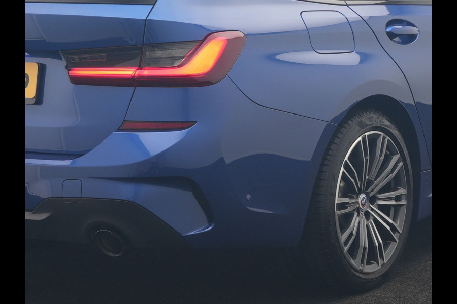 BMW 3 Serie Touring 330e M Sport PHEV 293pk Dealer O.H. | SOH 89,2% | Panodak | Head Up | Adaptive Cruise | 360 Camera | Adaptief Onderstel | Laser LED | Alcantara Sportstoelen Memory & Verwarmd | Sfeerverlichting | Keyless |  BLIS | Stuur Vewarmd Apple Carplay | Plug In Hybrid |
