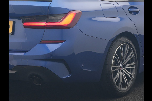 BMW 3 Serie Touring 330e M Sport PHEV 293pk Dealer O.H. | SOH 89,2% | Panodak | Head Up | Adaptive Cruise | 360 Camera | Adaptief Onderstel | Laser LED | Alcantara Sportstoelen Memory & Verwarmd | Sfeerverlichting | Keyless |  BLIS | Stuur Vewarmd Apple Carplay | Plug In Hybrid |