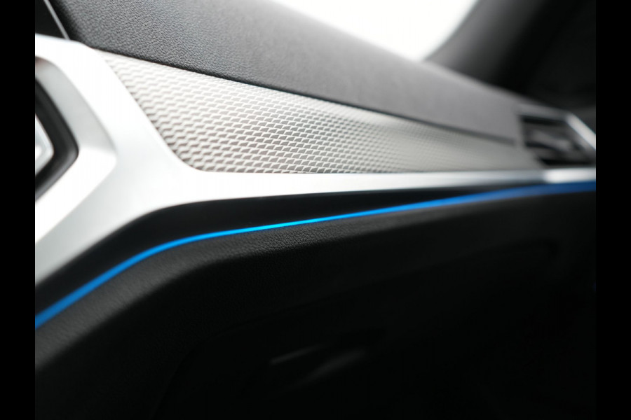 BMW 3 Serie Touring 330e M Sport PHEV 293pk Dealer O.H. | SOH 89,2% | Panodak | Head Up | Adaptive Cruise | 360 Camera | Adaptief Onderstel | Laser LED | Alcantara Sportstoelen Memory & Verwarmd | Sfeerverlichting | Keyless |  BLIS | Stuur Vewarmd Apple Carplay | Plug In Hybrid |