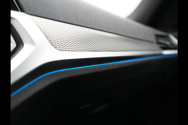 BMW 3 Serie Touring 330e M Sport PHEV 293pk Dealer O.H. | SOH 89,2% | Panodak | Head Up | Adaptive Cruise | 360 Camera | Adaptief Onderstel | Laser LED | Alcantara Sportstoelen Memory & Verwarmd | Sfeerverlichting | Keyless |  BLIS | Stuur Vewarmd Apple Carplay | Plug In Hybrid |