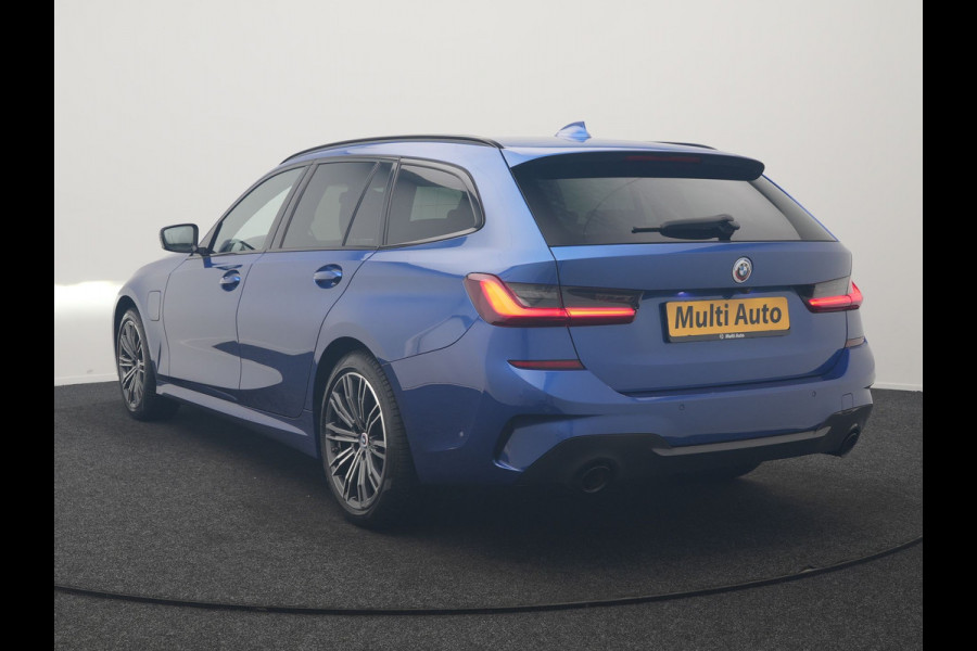 BMW 3 Serie Touring 330e M Sport PHEV 293pk Dealer O.H. | SOH 89,2% | Panodak | Head Up | Adaptive Cruise | 360 Camera | Adaptief Onderstel | Laser LED | Alcantara Sportstoelen Memory & Verwarmd | Sfeerverlichting | Keyless |  BLIS | Stuur Vewarmd Apple Carplay | Plug In Hybrid |
