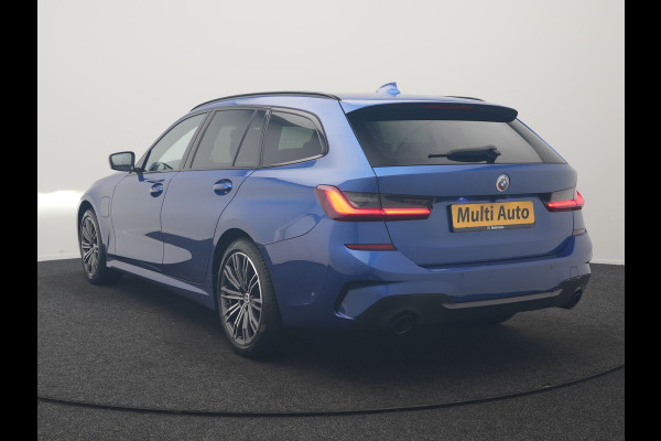 BMW 3 Serie Touring 330e M Sport PHEV 293pk Dealer O.H. | SOH 89,2% | Panodak | Head Up | Adaptive Cruise | 360 Camera | Adaptief Onderstel | Laser LED | Alcantara Sportstoelen Memory & Verwarmd | Sfeerverlichting | Keyless |  BLIS | Stuur Vewarmd Apple Carplay | Plug In Hybrid |