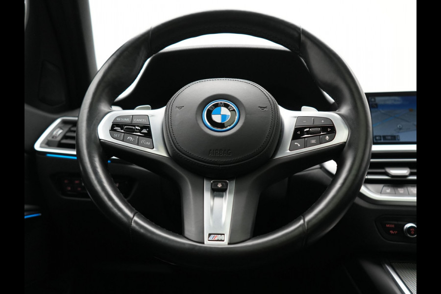 BMW 3 Serie Touring 330e M Sport PHEV 293pk Dealer O.H. | SOH 89,2% | Panodak | Head Up | Adaptive Cruise | 360 Camera | Adaptief Onderstel | Laser LED | Alcantara Sportstoelen Memory & Verwarmd | Sfeerverlichting | Keyless |  BLIS | Stuur Vewarmd Apple Carplay | Plug In Hybrid |