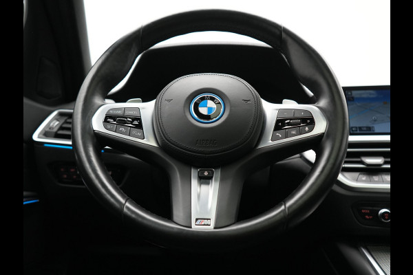 BMW 3 Serie Touring 330e M Sport PHEV 293pk Dealer O.H. | SOH 89,2% | Panodak | Head Up | Adaptive Cruise | 360 Camera | Adaptief Onderstel | Laser LED | Alcantara Sportstoelen Memory & Verwarmd | Sfeerverlichting | Keyless |  BLIS | Stuur Vewarmd Apple Carplay | Plug In Hybrid |
