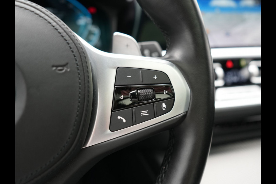 BMW 3 Serie Touring 330e M Sport PHEV 293pk Dealer O.H. | SOH 89,2% | Panodak | Head Up | Adaptive Cruise | 360 Camera | Adaptief Onderstel | Laser LED | Alcantara Sportstoelen Memory & Verwarmd | Sfeerverlichting | Keyless |  BLIS | Stuur Vewarmd Apple Carplay | Plug In Hybrid |