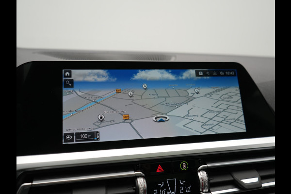 BMW 3 Serie Touring 330e M Sport PHEV 293pk Dealer O.H. | SOH 89,2% | Panodak | Head Up | Adaptive Cruise | 360 Camera | Adaptief Onderstel | Laser LED | Alcantara Sportstoelen Memory & Verwarmd | Sfeerverlichting | Keyless |  BLIS | Stuur Vewarmd Apple Carplay | Plug In Hybrid |