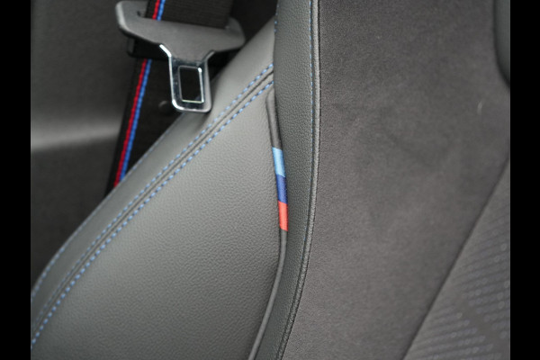 BMW 3 Serie Touring 330e M Sport PHEV 293pk Dealer O.H. | SOH 89,2% | Panodak | Head Up | Adaptive Cruise | 360 Camera | Adaptief Onderstel | Laser LED | Alcantara Sportstoelen Memory & Verwarmd | Sfeerverlichting | Keyless |  BLIS | Stuur Vewarmd Apple Carplay | Plug In Hybrid |