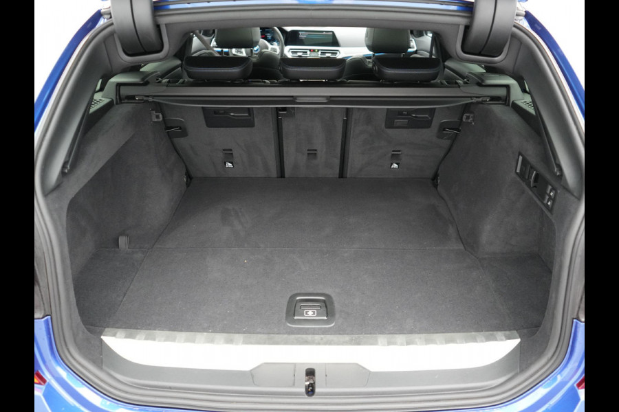 BMW 3 Serie Touring 330e M Sport PHEV 293pk Dealer O.H. | SOH 89,2% | Panodak | Head Up | Adaptive Cruise | 360 Camera | Adaptief Onderstel | Laser LED | Alcantara Sportstoelen Memory & Verwarmd | Sfeerverlichting | Keyless |  BLIS | Stuur Vewarmd Apple Carplay | Plug In Hybrid |
