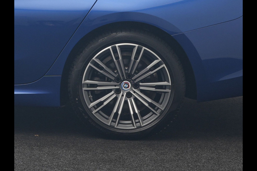 BMW 3 Serie Touring 330e M Sport PHEV 293pk Dealer O.H. | SOH 89,2% | Panodak | Head Up | Adaptive Cruise | 360 Camera | Adaptief Onderstel | Laser LED | Alcantara Sportstoelen Memory & Verwarmd | Sfeerverlichting | Keyless |  BLIS | Stuur Vewarmd Apple Carplay | Plug In Hybrid |