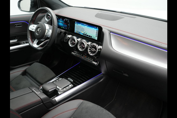 Mercedes-Benz EQA 250 AMG Line 67 kWh 190pk Dealer O.H. | Panodak | Camera | Sfeerverlichting | Alcantara Sportstoelen Verwarmd | BLIS | Keyless | Apple Carplay | Cruise Control | Navigatie | DAB | Virtual |