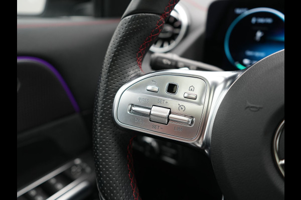 Mercedes-Benz EQA 250 AMG Line 67 kWh 190pk Dealer O.H. | Panodak | Camera | Sfeerverlichting | Alcantara Sportstoelen Verwarmd | BLIS | Keyless | Apple Carplay | Cruise Control | Navigatie | DAB | Virtual |