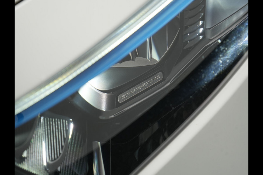 Mercedes-Benz EQA 250 AMG Line 67 kWh 190pk Dealer O.H. | Panodak | Camera | Sfeerverlichting | Alcantara Sportstoelen Verwarmd | BLIS | Keyless | Apple Carplay | Cruise Control | Navigatie | DAB | Virtual |