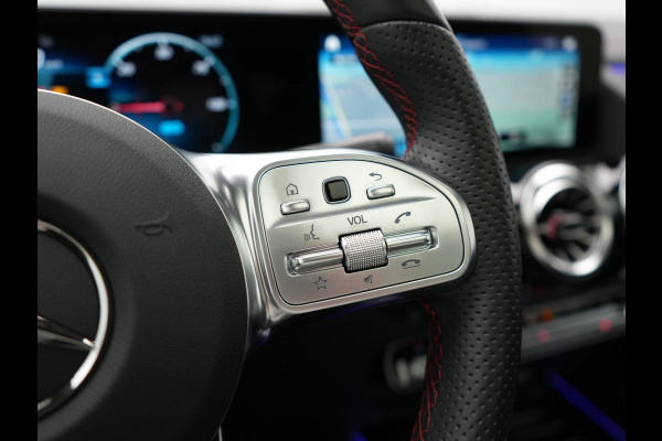 Mercedes-Benz EQA 250 AMG Line 67 kWh 190pk Dealer O.H. | Panodak | Camera | Sfeerverlichting | Alcantara Sportstoelen Verwarmd | BLIS | Keyless | Apple Carplay | Cruise Control | Navigatie | DAB | Virtual |