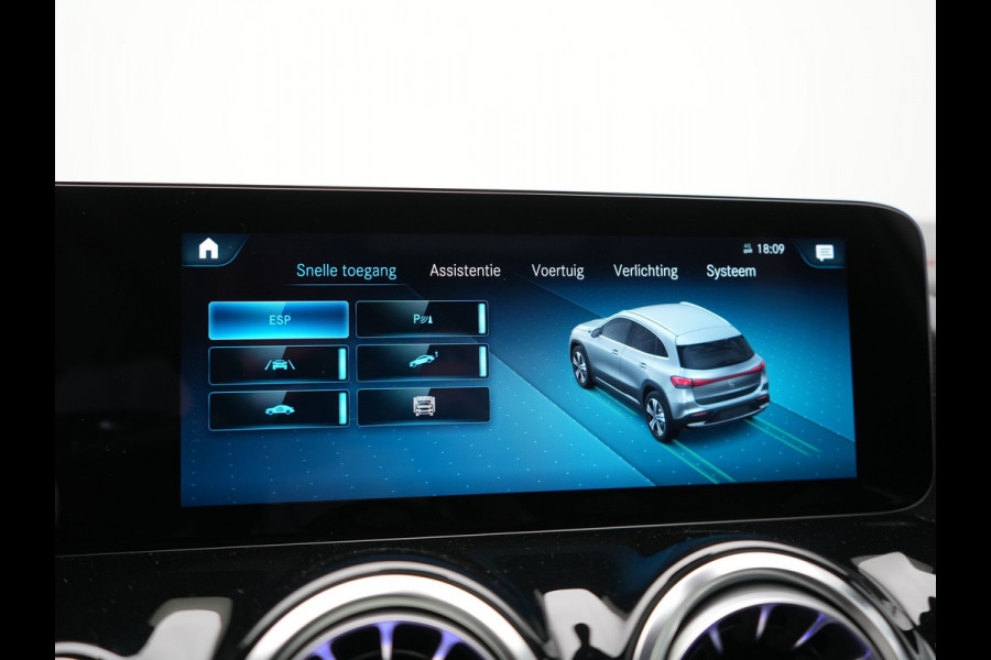 Mercedes-Benz EQA 250 AMG Line 67 kWh 190pk Dealer O.H. | Panodak | Camera | Sfeerverlichting | Alcantara Sportstoelen Verwarmd | BLIS | Keyless | Apple Carplay | Cruise Control | Navigatie | DAB | Virtual |