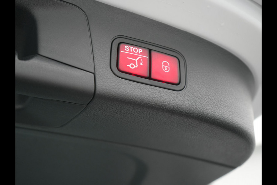 Mercedes-Benz EQA 250 AMG Line 67 kWh 190pk Dealer O.H. | Panodak | Camera | Sfeerverlichting | Alcantara Sportstoelen Verwarmd | BLIS | Keyless | Apple Carplay | Cruise Control | Navigatie | DAB | Virtual |