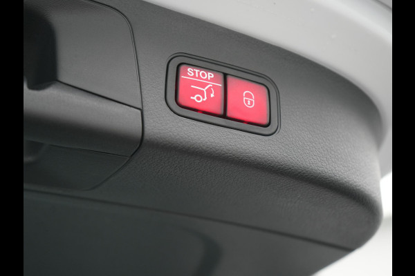 Mercedes-Benz EQA 250 AMG Line 67 kWh 190pk Dealer O.H. | Panodak | Camera | Sfeerverlichting | Alcantara Sportstoelen Verwarmd | BLIS | Keyless | Apple Carplay | Cruise Control | Navigatie | DAB | Virtual |