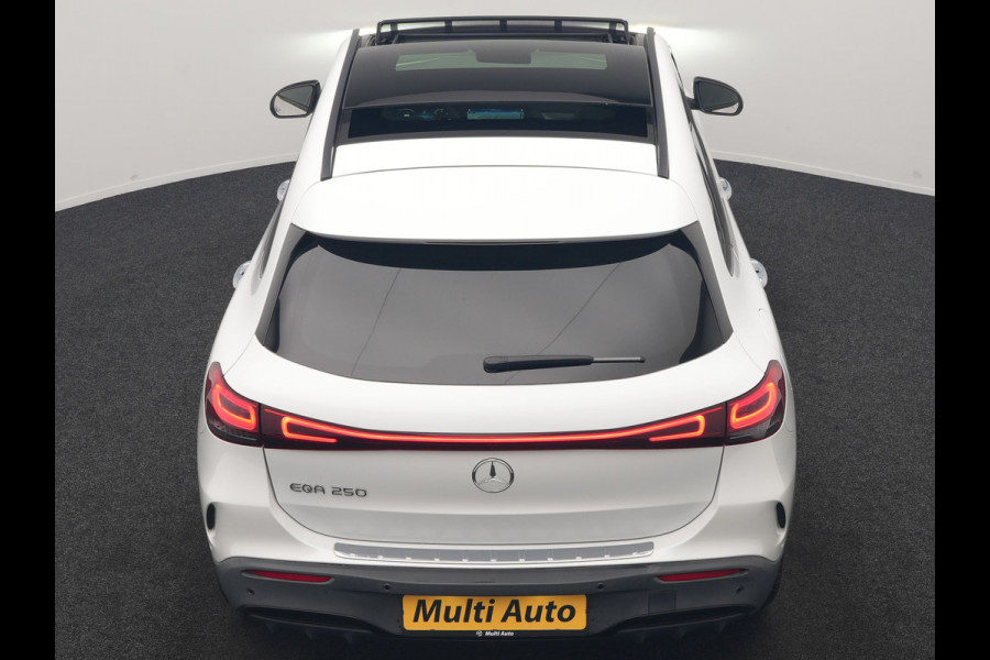 Mercedes-Benz EQA 250 AMG Line 67 kWh 190pk Dealer O.H. | Panodak | Camera | Sfeerverlichting | Alcantara Sportstoelen Verwarmd | BLIS | Keyless | Apple Carplay | Cruise Control | Navigatie | DAB | Virtual |