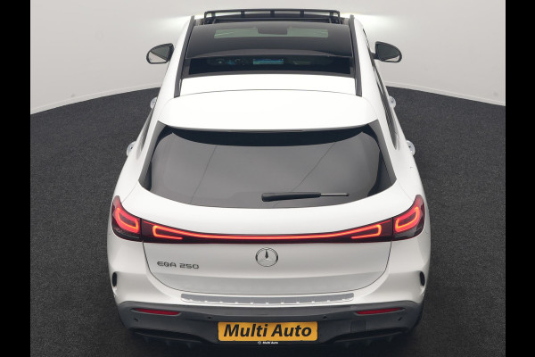 Mercedes-Benz EQA 250 AMG Line 67 kWh 190pk Dealer O.H. | Panodak | Camera | Sfeerverlichting | Alcantara Sportstoelen Verwarmd | BLIS | Keyless | Apple Carplay | Cruise Control | Navigatie | DAB | Virtual |