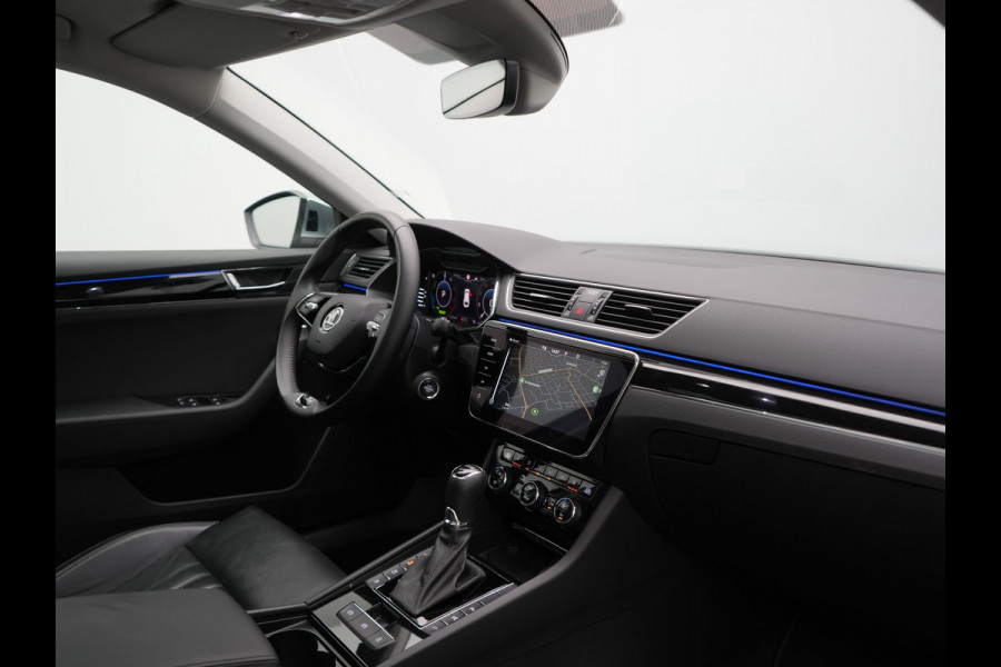 Škoda Superb Combi 1.4 TSI iV Laurin & Klement PHEV 218pk Dealer O.H. | Trekhaak Af Fabriek | Panodak | Adaptive Cruise | 360 Camera | Canton Audio | Lederen Comfortstoelen Memory & Massage & Ventilatie | Sfeerverlichting | Stoelen & Stuur Verwarmd | BLIS | Keyless | Plug In Hybrid |